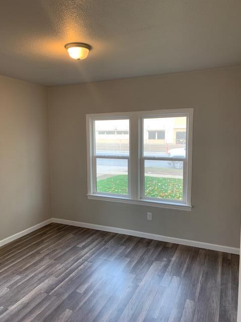 673 E Kern, Tulare, CA 93274 photo 13
