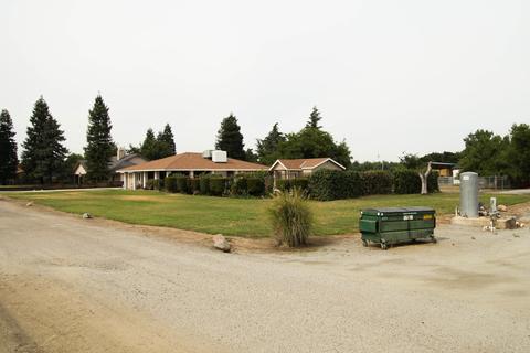 1536 W Marinette, Exeter, CA 93221 photo 3
