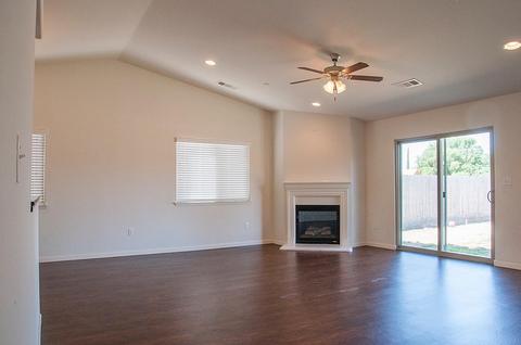 670 Blossom Ct, Exeter, CA 93221 photo 5