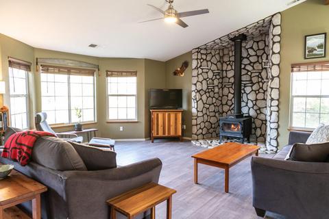 43916 Washburn Dr, Three Rivers, CA 93271 photo 4