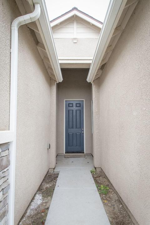 992 Tradition Dr, Lemoore, CA 93245 photo 5