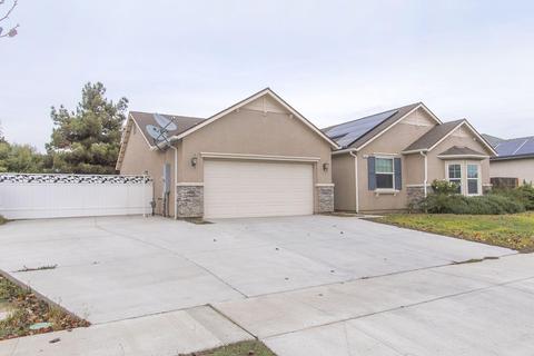 992 Tradition Dr, Lemoore, CA 93245 photo 2