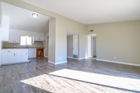 281 W Spring Ln, Lemoore, CA 93245 photo 4