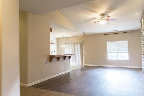 649 Blossom St, Exeter, CA 93221 photo 4