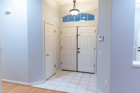 1610 Fireside Way, Lemoore, CA 93245 photo 4