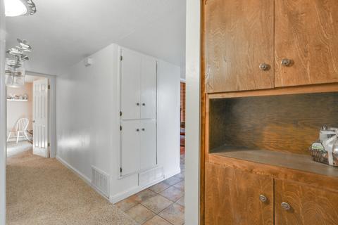 2335 E Howard Ave, Visalia, CA 93292 photo 20