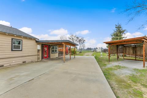 1014 E K Rd, Visalia, CA 93292 photo 8