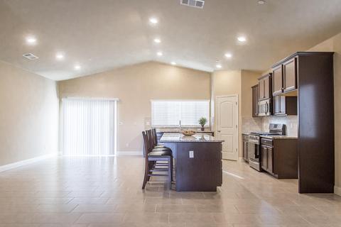 681 Strada St, Lemoore, CA 93245 photo 13