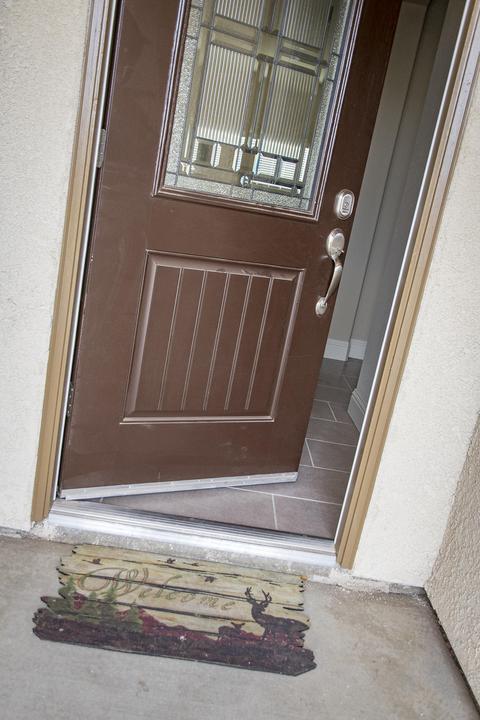 681 Strada St, Lemoore, CA 93245 photo 8