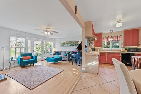 1008 E Cypress Ave, Visalia, CA 93292 photo 4