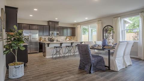 3722 E Kaweah Ave, Visalia, CA 93292 photo 4