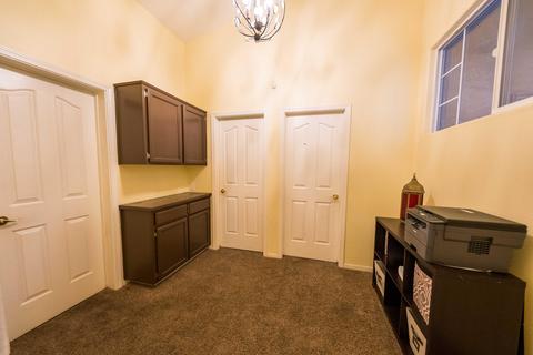 1548 E Dorothea Ave, Visalia, CA 93292 photo 22
