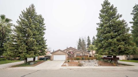 1548 E Dorothea Ave, Visalia, CA 93292 photo 1