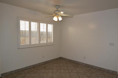 2232 E Hillcrest Ave, Visalia, CA 93292 photo 4