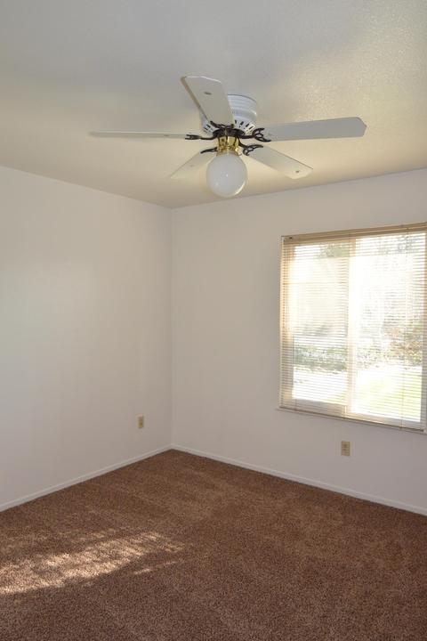 2232 E Hillcrest Ave, Visalia, CA 93292 photo 9