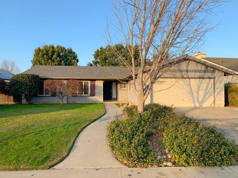 2232 E Hillcrest Ave, Visalia, CA 93292 photo 1