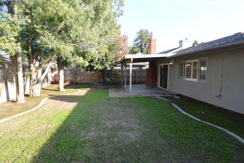 2232 E Hillcrest Ave, Visalia, CA 93292 photo 19