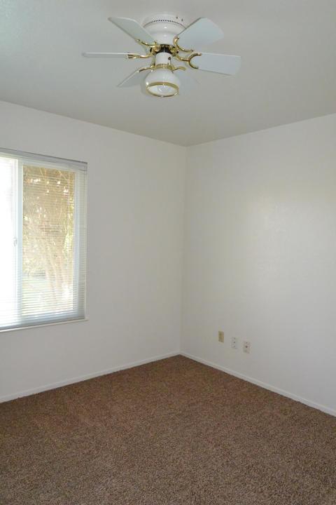 2232 E Hillcrest Ave, Visalia, CA 93292 photo 10
