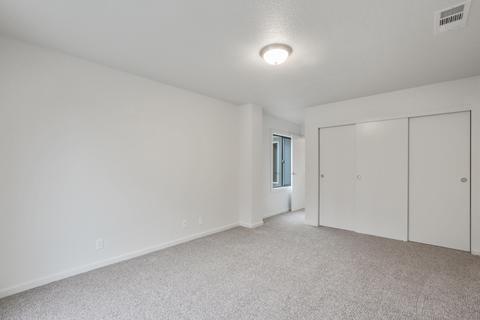 4736 W Iris Ave, Visalia, CA 93277 photo 13