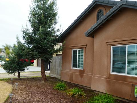 1781 E Arrowhead Pl, Tulare, CA 93274 photo 8
