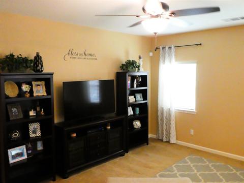 1781 E Arrowhead Pl, Tulare, CA 93274 photo 14