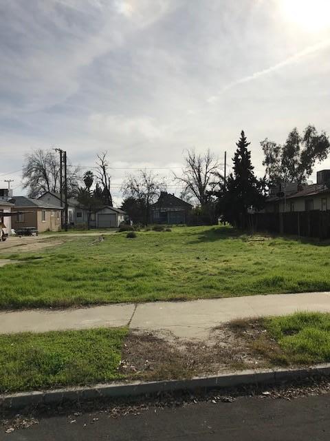 223 E 9th St, Hanford, CA 93230 photo 1
