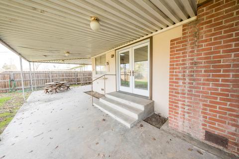 298 E Sandra Ave, Tulare, CA 93274 photo 32