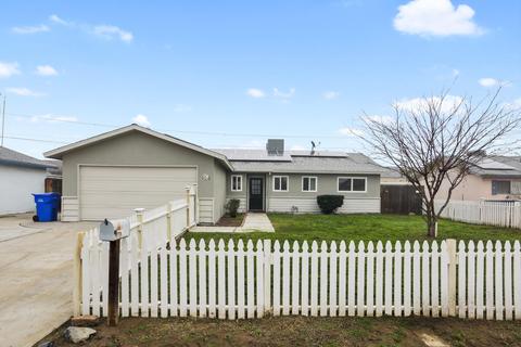 900 E Cinnamon Dr, Lemoore, CA 93245 photo 1