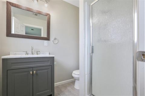 900 E Cinnamon Dr, Lemoore, CA 93245 photo 13