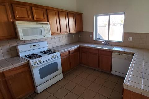 1447 Florence Ave, Dinuba, CA 93618 photo 11