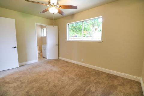 229 E Chavez Ave, Visalia, CA 93291 photo 25