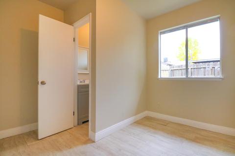 229 E Chavez Ave, Visalia, CA 93291 photo 28