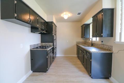 229 E Chavez Ave, Visalia, CA 93291 photo 11