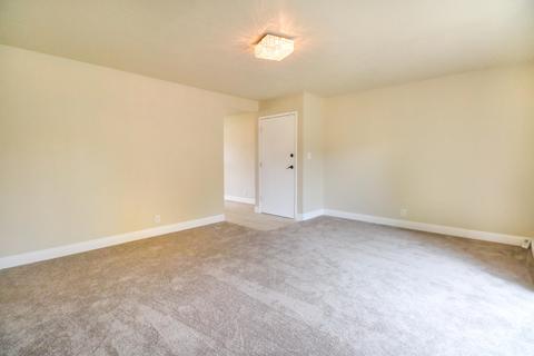 229 E Chavez Ave, Visalia, CA 93291 photo 14