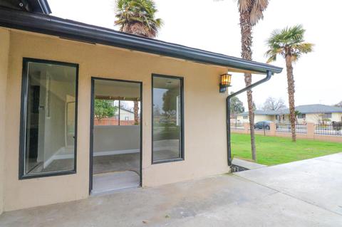 229 E Chavez Ave, Visalia, CA 93291 photo 5
