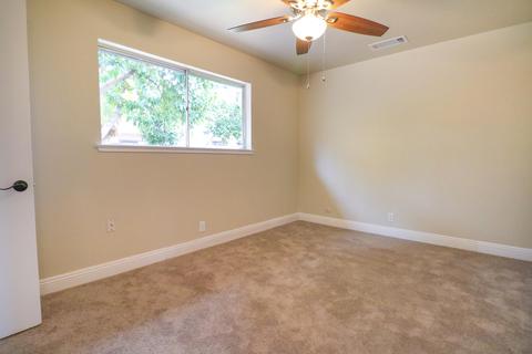 229 E Chavez Ave, Visalia, CA 93291 photo 23