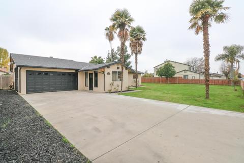 229 E Chavez Ave, Visalia, CA 93291 photo 3