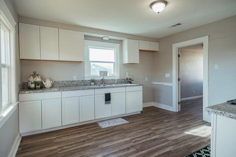 915 E Davis St, Pixley, CA 93256 photo 7