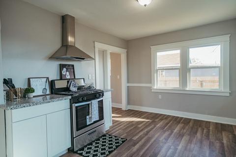 915 E Davis St, Pixley, CA 93256 photo 10