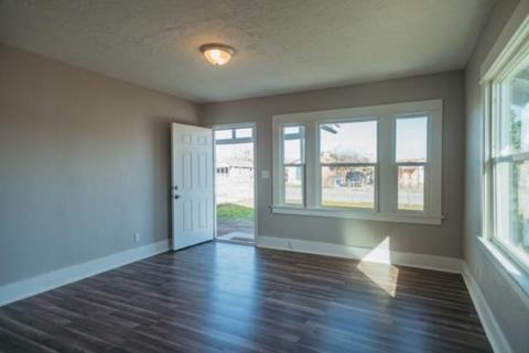 915 E Davis St, Pixley, CA 93256 photo 5