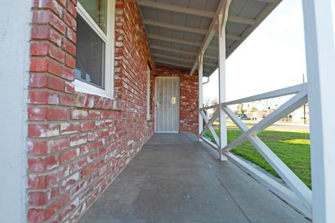 1493 E Sequoia Ave, Tulare, CA 93274 photo 3