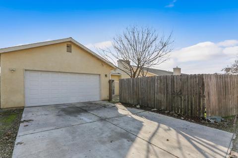 1373 Vine St, Exeter, CA 93221 photo 4