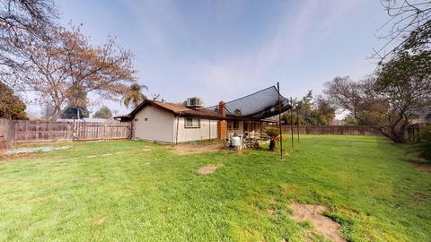 625 E Cambridge Ave, Visalia, CA 93292 photo 17