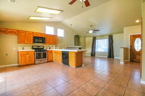 3305 E Roosevelt Ave, Visalia, CA 93292 photo 6