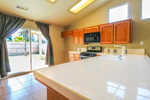 3305 E Roosevelt Ave, Visalia, CA 93292 photo 7