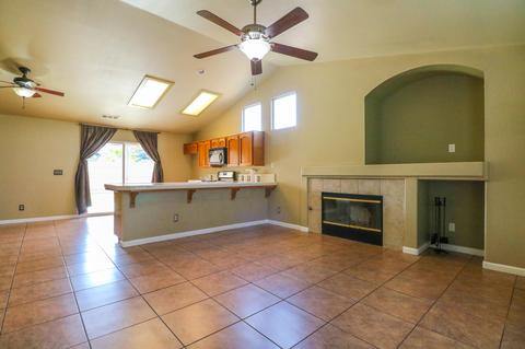 3305 E Roosevelt Ave, Visalia, CA 93292 photo 4