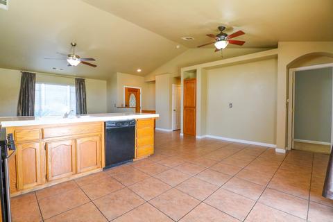 3305 E Roosevelt Ave, Visalia, CA 93292 photo 8