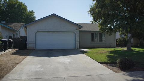 1921 E Pershing Ave, Visalia, CA 93292 photo 2