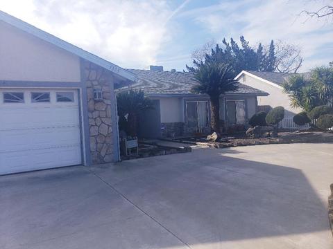 1375 E Carmelo Ave, Tulare, CA 93274 photo 2