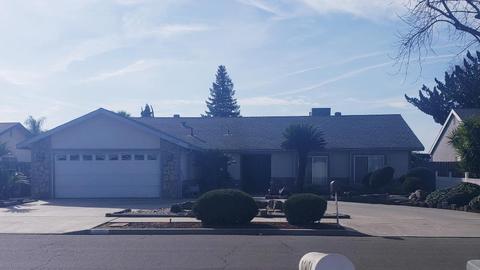 1375 E Carmelo Ave, Tulare, CA 93274 photo 1